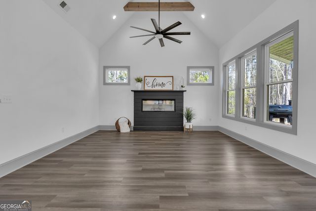 215 Greyfairs Avenue, Senoia, GA 30276