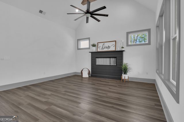 215 Greyfairs Avenue, Senoia, GA 30276