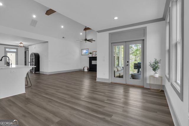 215 Greyfairs Avenue, Senoia, GA 30276