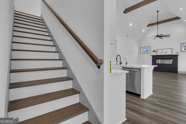 215 Greyfairs Avenue, Senoia, GA 30276