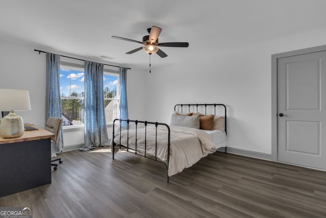 215 Greyfairs Avenue, Senoia, GA 30276