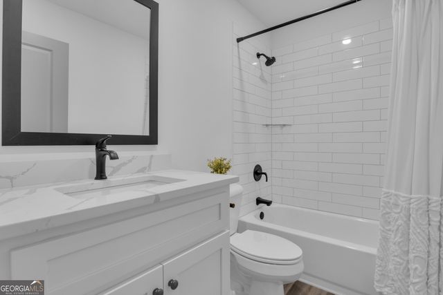 215 Greyfairs Avenue, Senoia, GA 30276