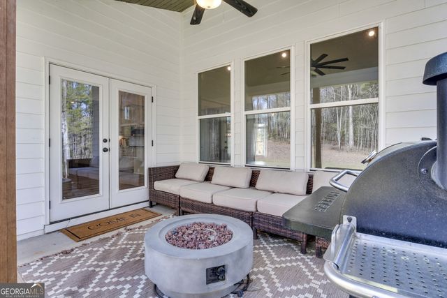 215 Greyfairs Avenue, Senoia, GA 30276