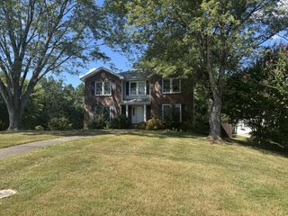 238 Blair Dr, Clarksville, TN 37043