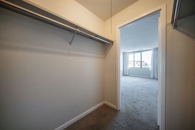 1002 Paradise Rd PHE, Swampscott, MA 01907