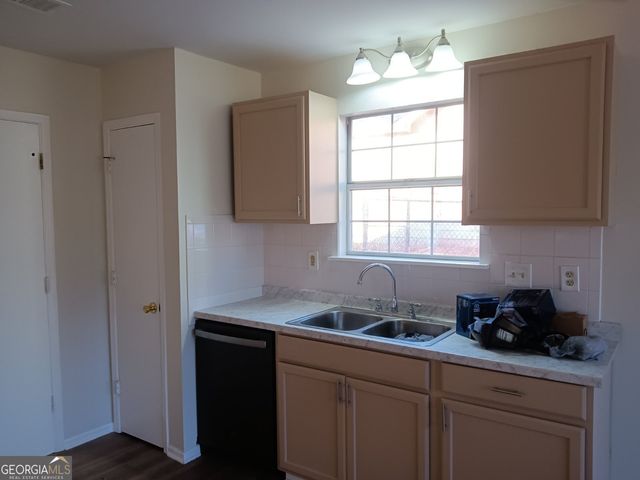 3668 Paddington Trail, Rex, GA 30273