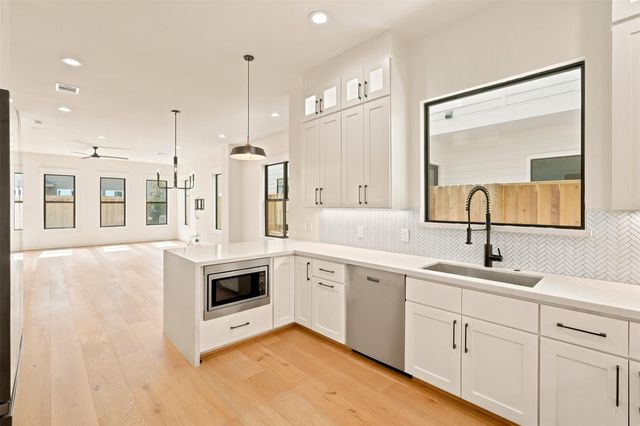 1435 Lawrence Street, Houston, TX 77008