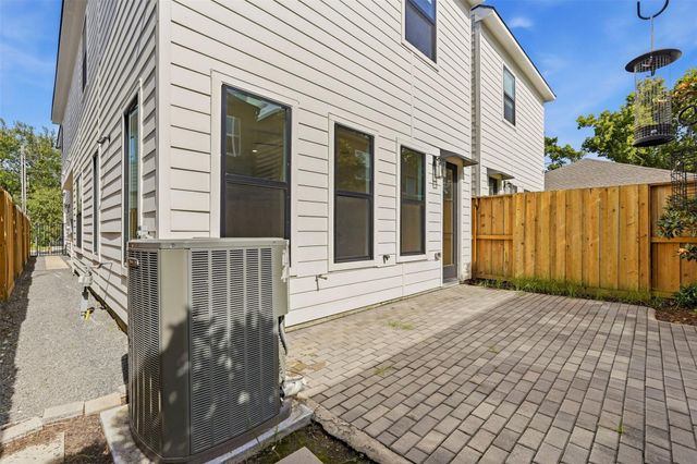 1435 Lawrence Street, Houston, TX 77008