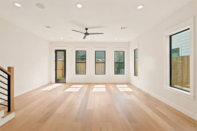 1435 Lawrence Street, Houston, TX 77008