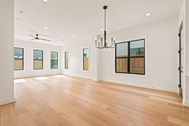 1435 Lawrence Street, Houston, TX 77008
