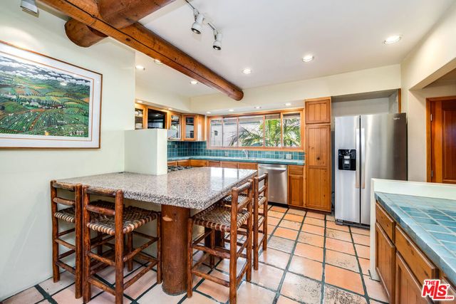454 E Rustic Road, Santa Monica, CA 90402