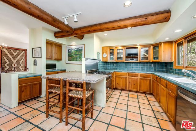 454 E Rustic Road, Santa Monica, CA 90402