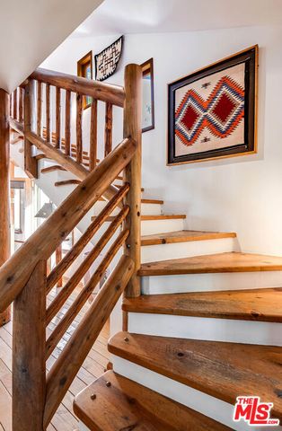 454 E Rustic Road, Santa Monica, CA 90402