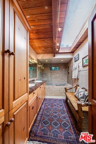 454 E Rustic Road, Santa Monica, CA 90402
