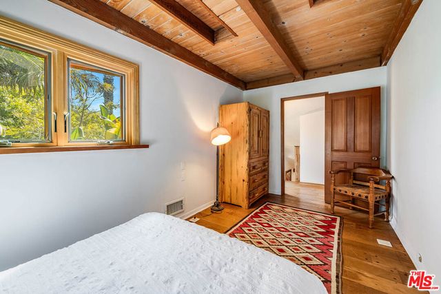 454 E Rustic Road, Santa Monica, CA 90402
