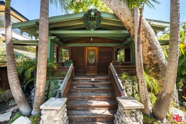 454 E Rustic Road, Santa Monica, CA 90402