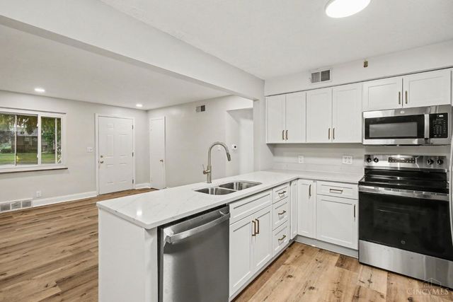 8997 Plainfield Road, Sycamore Twp, OH 45236