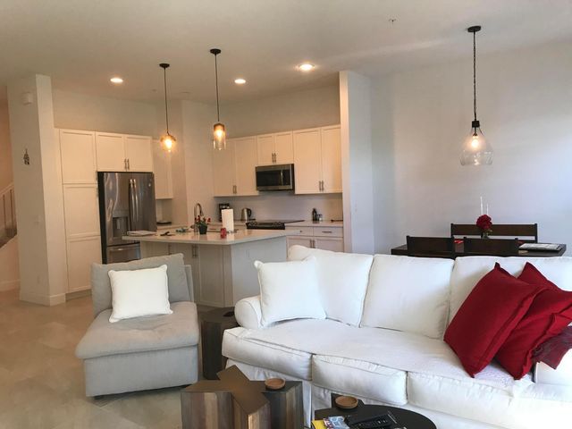 23045 Clear Echo Drive 76, Boca Raton, FL 33433