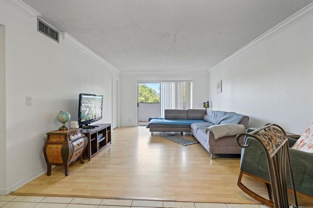 6075 N Sabal Palm Blvd 301, Tamarac, FL 33319