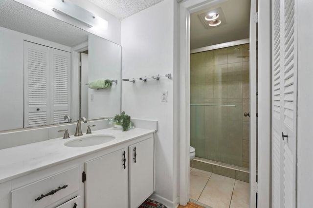 6075 N Sabal Palm Blvd 301, Tamarac, FL 33319