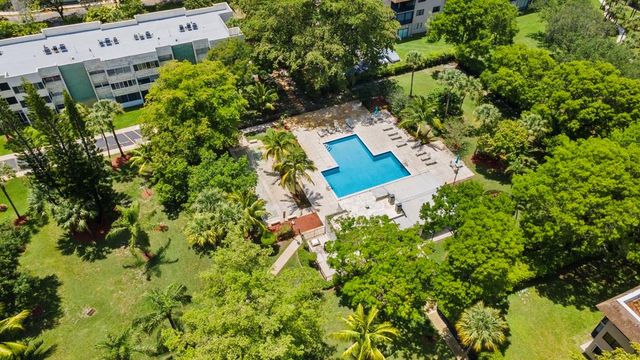 6075 N Sabal Palm Blvd 301, Tamarac, FL 33319