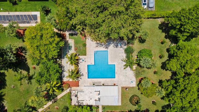 6075 N Sabal Palm Blvd 301, Tamarac, FL 33319