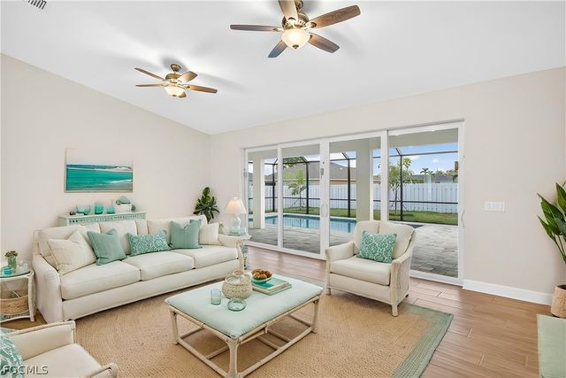 622 SW 30th TER, Cape Coral, FL 33914