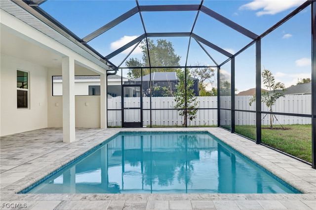 622 SW 30th TER, Cape Coral, FL 33914