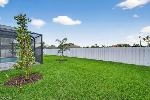 622 SW 30th TER, Cape Coral, FL 33914