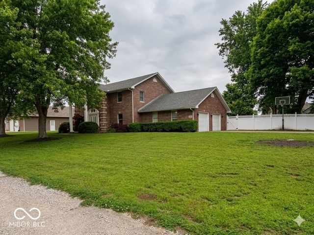 2490 E Northwood Avenue, Terre Haute, IN 47805