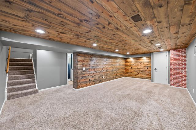 8000 Aster Drive N, Brooklyn Park, MN 55428