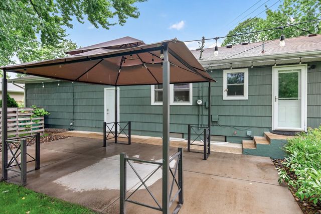 8000 Aster Drive N, Brooklyn Park, MN 55428