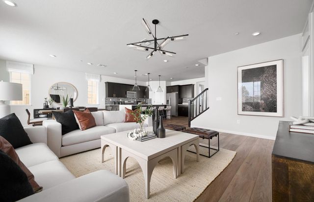 2813 Nicole Gee Dr, Roseville, CA 95747