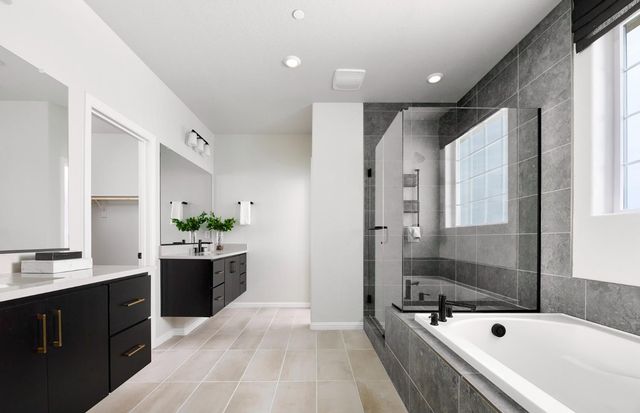 2813 Nicole Gee Dr, Roseville, CA 95747