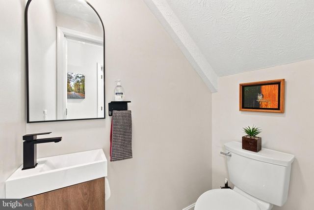 122 FORREST ST, Basye, VA 22810