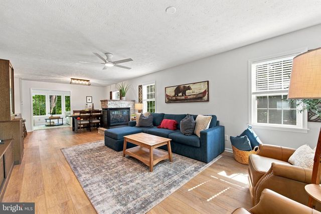 122 FORREST ST, Basye, VA 22810