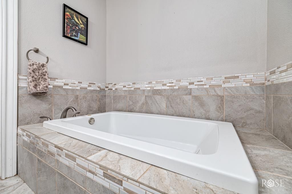 Image 13 of property listing at 330 Windham St, San Angelo, TX 76903