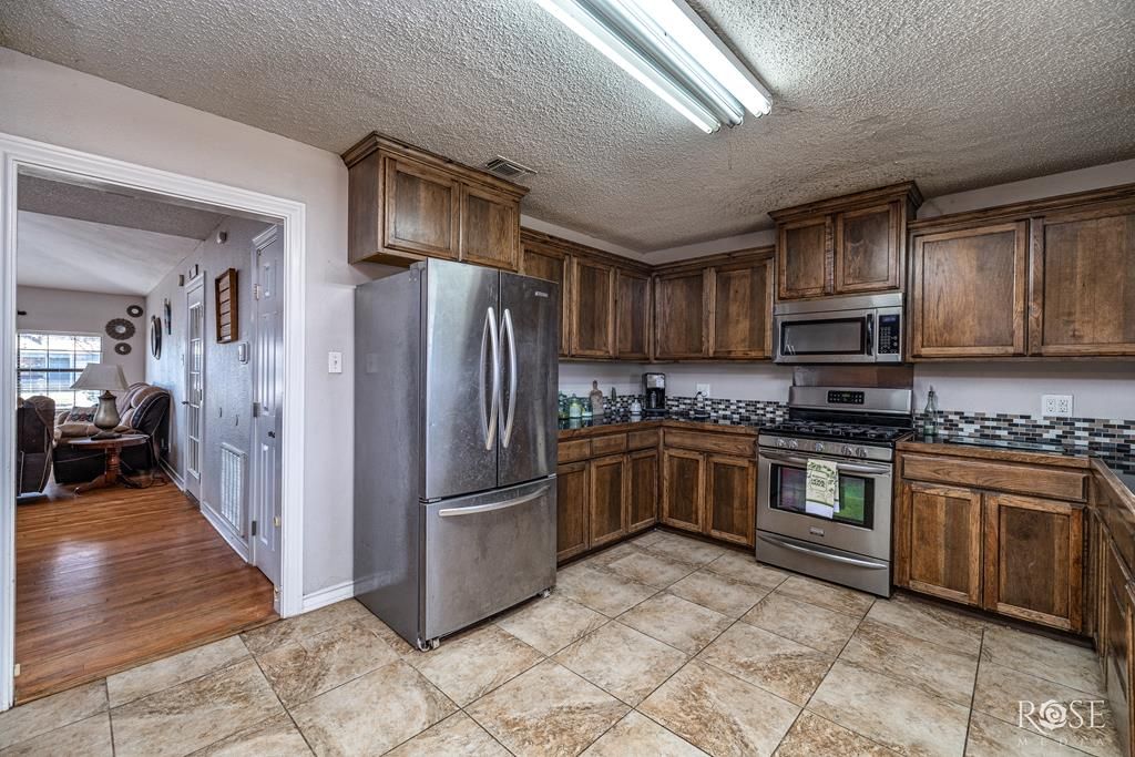 Image 9 of property listing at 330 Windham St, San Angelo, TX 76903