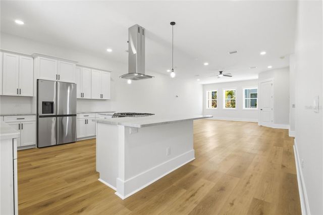 1413 BAYSHORE BOULEVARD 11, Dunedin, FL 34698
