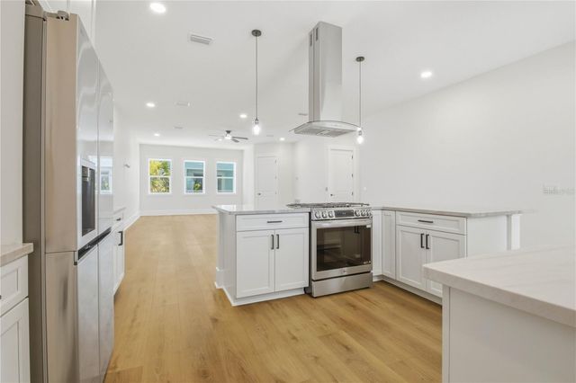 1413 BAYSHORE BOULEVARD 11, Dunedin, FL 34698