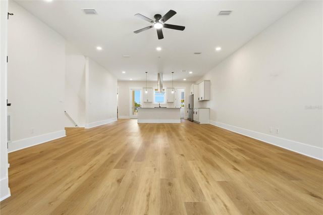 1413 BAYSHORE BOULEVARD 11, Dunedin, FL 34698