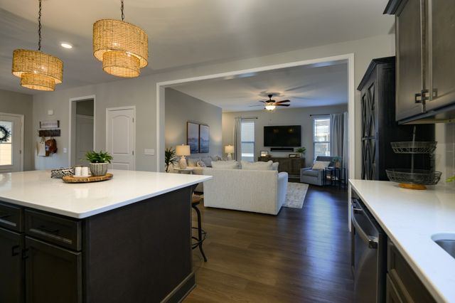 601 Evans Dr, Tullahoma, TN 37388