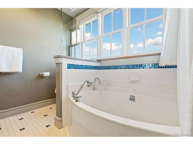 14754 Creekside Ln, Longmont, CO 80503