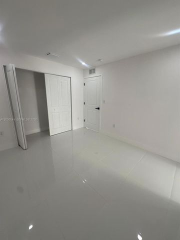2041 NW 190th Ter, Miami Gardens, FL 33056