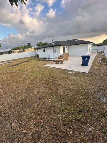 2041 NW 190th Ter, Miami Gardens, FL 33056