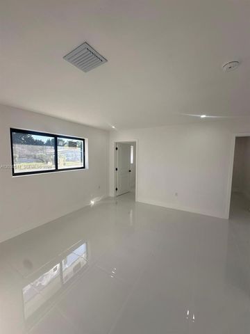 2041 NW 190th Ter, Miami Gardens, FL 33056