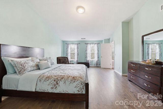 5214 Coffeeberry Lane, Charlotte, NC 28227
