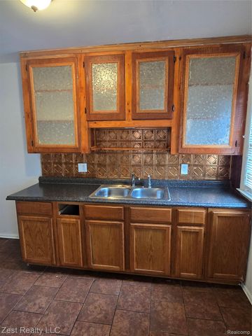 11240 GLENFIELD Street, Detroit, MI 48213