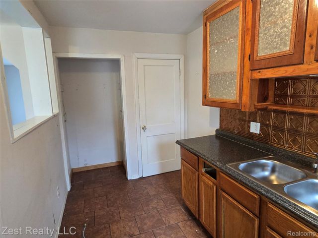 11240 GLENFIELD Street, Detroit, MI 48213