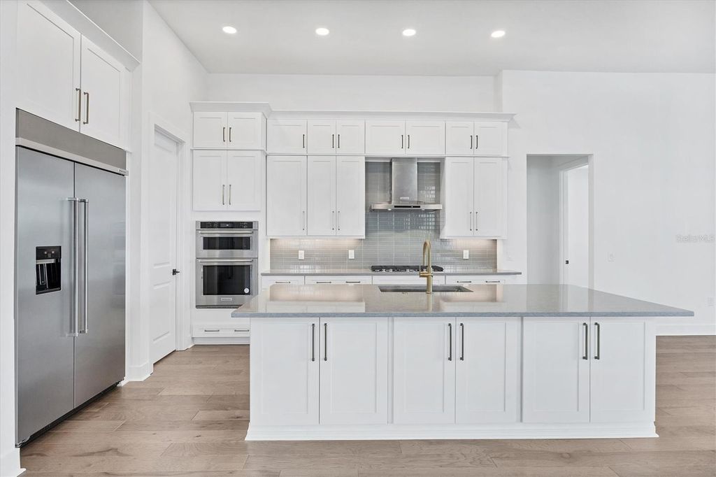 Image 15 of property listing at 17920 PALMISTE DRIVE, Bradenton, FL 34202